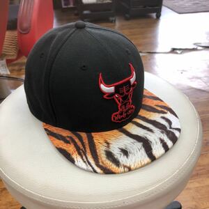 NEW ERA NBA キャップ 7.1/2 CHICAGO BULLS 59FIFTY タイガーパターン バスケ 帽子 ニューエラ ブルズ 虎柄 59.6cm