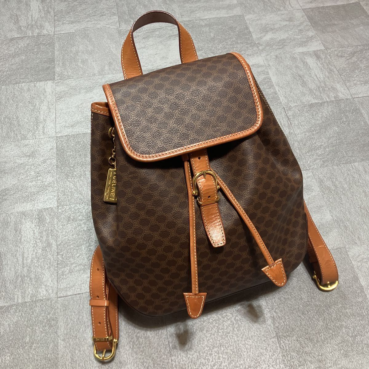Yahoo!オークション -「(celine セリーヌ) リュック」の落札相場・落札価格