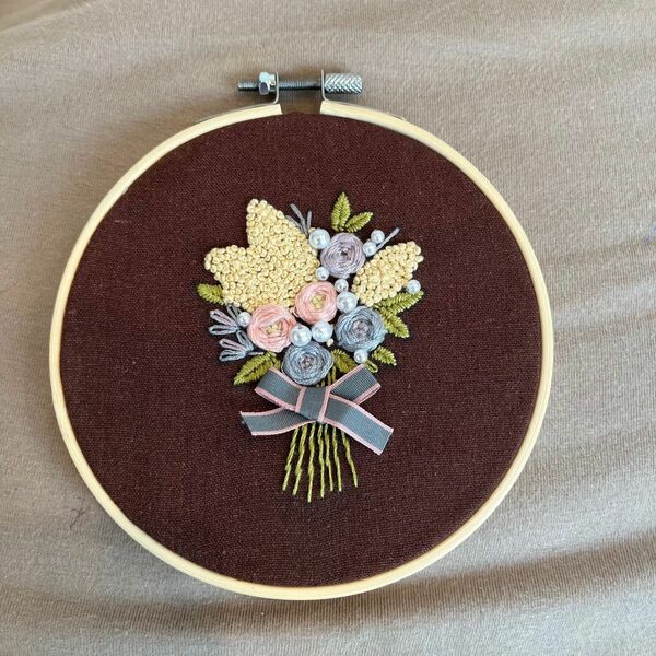 刺繍　フランス刺繍ハンドメイド　結婚式　花束　刺繍フレーム　 壁飾り 壁掛け　ウェディング　ウェルカムボード　母の日