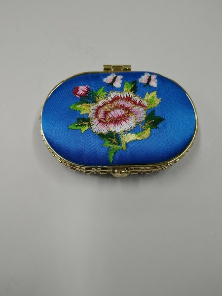 韓国 刺繍 鏡 手鏡 ② 水色 ミラー かわいい 花