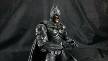 【現状品】『THE DARK KNIGHT TRILOGY PLAY ARTS改(ダークナイト・トリロジー プレイアーツ改) BATMAN(バットマン)』_画像6