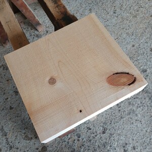 B-1348【30.3×33.3×5cm】 国産ひのき 　節板 　テーブル 　花台　 看板 　一枚板　 桧　 檜　無垢材　 DIY