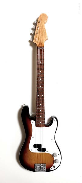 BASSミニチュアギターベース25 cm。ミニ楽器