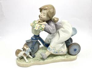 TM/ LLADRO Lladro 5679 IN NO HURRY кошка девушка велосипед цветок кукла figyu Lynn керамика украшение 0913-1