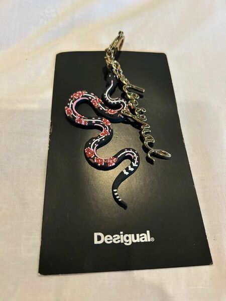 Desigual キーホルダー