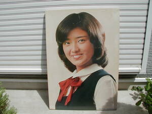 山口百恵 大型ポスター木製パネル付き 1976 東宝/ホリ・プロ MOMOE YAMAGUCHI 百恵ちゃん