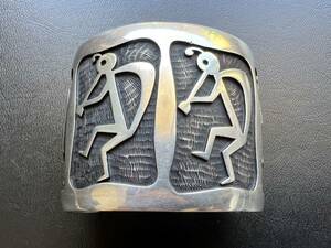 HOPI human national treasure .[Bernard Dawahoya/ Bernard *dawa Hoya ] 1970's flute player bangle ho pi Navajo Indian jewelry 