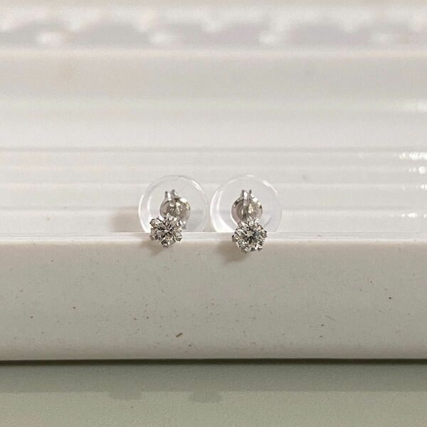 プラチナ 一粒ダイヤモンドピアス 0.05/0.05ct 計0.1ct 小粒