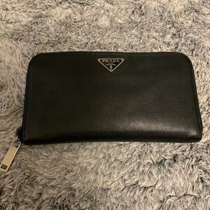 PRADA プラダ 長財布 ラウンドジップ 中古 黒 ラウンドファスナー 三角プレート サフィアーノレザー 男女兼用 ブラック コイン ブランド 