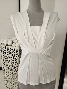  Paola Frani white. tops size 40 unused [8809-13-1]