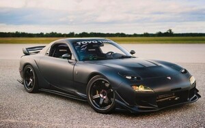 マツダ RX-7 チューニングカー 黒 絵画風 新素材壁紙ポスター ワイド版603×376mm（はがせるシール式）001W2