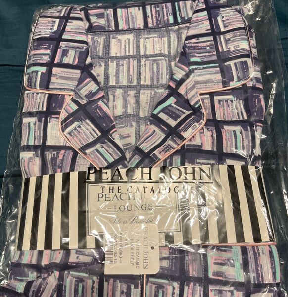 【新品未開封3000円引き】peachJohnブックシェルフ柄パジャマ