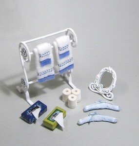 12 minute. 1 size miniature towel rack . small articles set B doll house Obi tsu11, Petite Blythe etc.. doll small articles also 