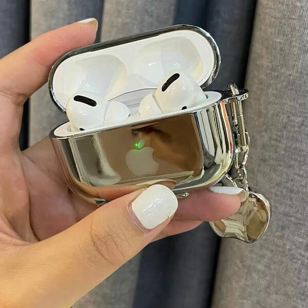 メタリック りんご付き シルバー AirPods 第三世代ケース エアーポッズ３　衝撃吸収　キーホルダー　アクセサリー