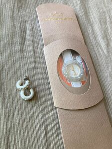 ＊限定お値下げ中＊bonbon watch PARIS ホワイト　新品　未使用　腕時計　ピアスつき