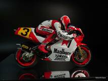 完成品 1988 YZR500 マルボロ エディローソン フィギュア ハセガワ バイク プラモデル模型 SE TZR250R 3MA 1KT 3XV R1Z RZ250r RZV500R YZF_画像5