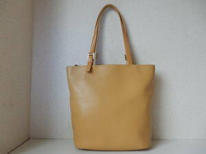 日本製☆牛革☆NINA RICCI(ニナリッチ)☆B5対応☆3ルーム☆肩掛けOK☆レザートートバッグ カスタード(金具マットゴールド)