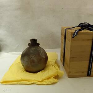 る14 備前焼花入れ　一輪挿し　在銘　木箱入り　未使用品