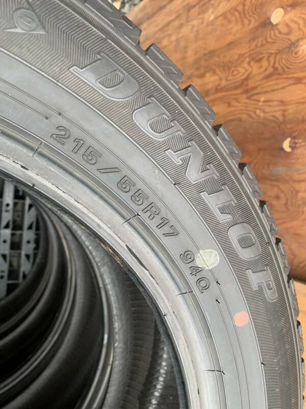 バリ山 ダンロップ WINTER MAXX WM02 215/55R17 製造年数17,19x3年 残溝約6.4～7.6㎜ 4本セット MADE IN JAPAN