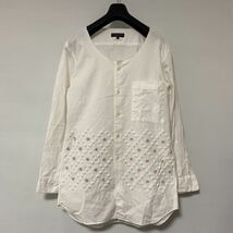 美品 AD 2013 コムデギャルソン オム PLUS ほつれ 加工 装飾 ノーカラー シャツ XS ボンボン COMME des GARCONS homme SHIRT_画像1