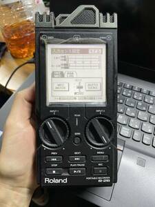 A2395) Roland R-26 ポータブルレコーダー　通電確認