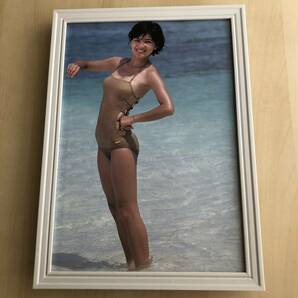 kj ★額装品★ 桜田淳子 グラビア セクシー 水着 貴重写真 A4サイズ額入り ポスター風デザイン アイドル / CD LP dvd