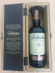 Ballantines バランタイン　AGED 30 YEAS スコッチウイスキー 40% 700ml