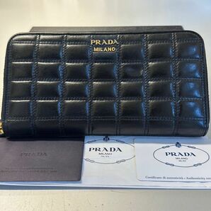 新品同様！　プラダ　PRADA 財布　長財布　キルティング　ラウンドファスナー