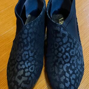 OTA&Co. ASHIYAのショートブーツ　婦人靴　ブラック　スウェード