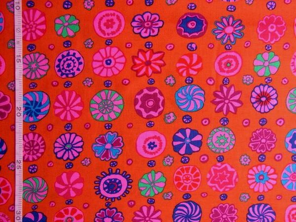 ★Kaffe Fassett(ケイフ・ファセット)♪Whirligig：ワーリギグ(かざぐるま)１５７３♪105×50★【NE2095-A】