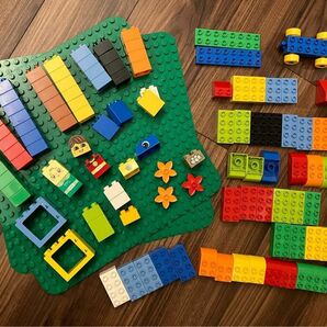 LEGO デュプロ　ブロック多数　基礎板２枚