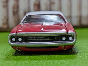 *1/64 Tomica size Dodge Challenger modified deep rim, lowdown,* besides various exhibiting!