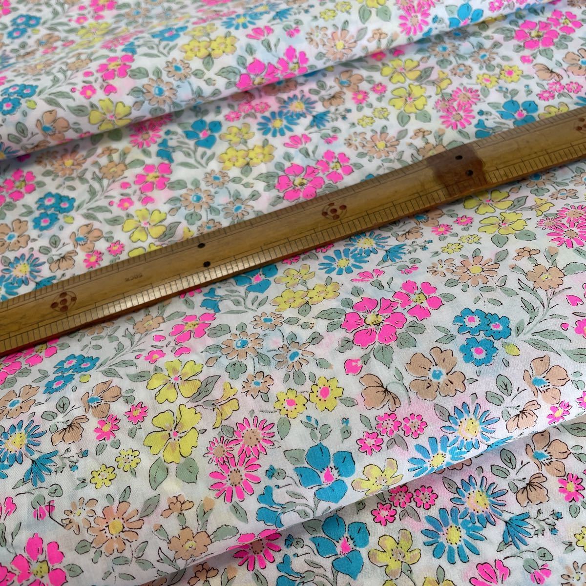 国産リバティ チャイブ グリーン系 110cm巾×300cm-