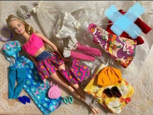 Barbie 本体、ドレス、着物、洋服、靴、小物　セット1 年代物　ヘアスタイリング小物　ヘアサロン