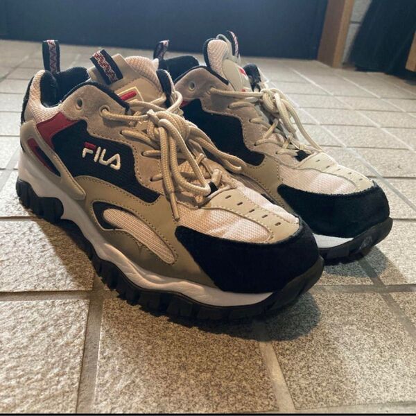 FILA × Ray Tracer ディスラプター　黒×ベージュ