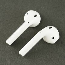 Apple AirPods with Charging Case エアーポッズ ワイヤレスイヤホン USED品 第二世代 Bluetooth MV7N2J/A 完動品 即日発送 T V8018_画像3