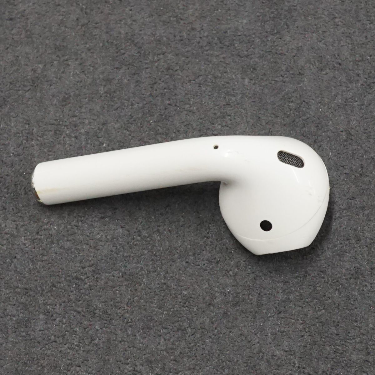 Apple AirPods with Charging Case 第2世代 MV7N2J/A オークション比較