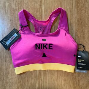 ナイキ　NIKE SWOOSH BRA