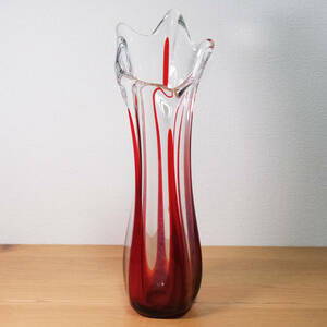  retro flower shape vase glass made vase flower vase glass skill interior ornament . earth production . Showa Retro 