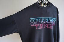 2010s〜 STRANGER THINGS ストレンジャー・シングス ロゴプリント スウェット S ブラック 黒 NETFLIX ドラマ PULL&BEAR USA アメリカ 古着_画像4