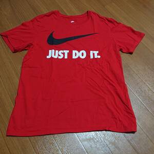 NIKE　ナイキ　Tシャツ　赤