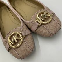 ＊ 箱付き '定価 22,000円+税' MICHAEL KORS マイケルコース MK ゴールド金具 モノグラム スリッポン / フラット パンプス 8M 25cm _画像9