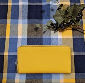 COACH　長財布（アコーディオン ウォレット）／おしゃれなイエロー☆家庭運、健康運、金運アップ！