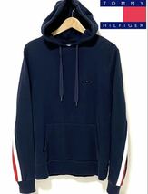 TOMMY HILFIGER パーカー ネイビー　トミーヒルフィガー　プルオーバー　スウェットパーカー　男女兼用 美品_画像1