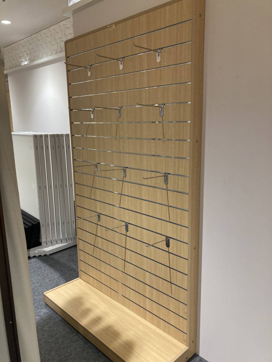 未使用/大量・スタート時1個50円以下/合計 371本/3種類/商品棚