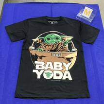 SR13A3. デザインTシャツ Mサイズ　BABYYODA ① ベビーヨーダ　Star Wars スターウォーズ　プリントTシャツ_画像1