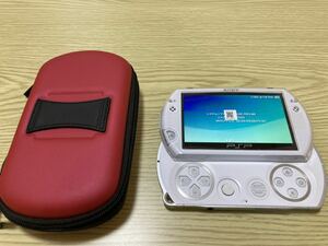 液晶新品　美品　PSPgoホワイト　専用ポーチ付き　SONY ソニー　プレイステーションポータブル