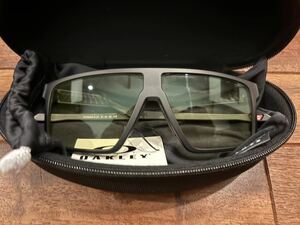 OAKLEY オークリー サングラス helux ゲーミングランニングバイク