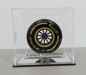  abroad limited goods postage included Lewis * Hamilton 1/10th Lewis Hamilton GOLD 8 Time World F1 Trophy figure replica 2