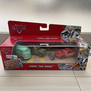 マテル カーズ マックィーン シャベル Lightning McQueen with Shovel フィルモア サージ ミニカー MATTEL CARS ギフトパック 3台 セットの画像1